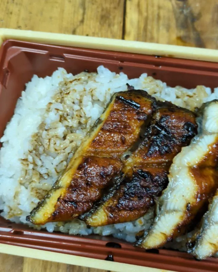 7月19日と31日は、特別な「土用丑の日」！🌟 当店でも絶品...